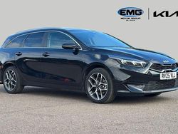 Phantom black Used 2025 Kia Ceed Sportswagon 2 Estate | £21,095 (Expensive)