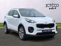 White Used 2018 Kia Sportage 3 SUV | £12,911 (Fair price)