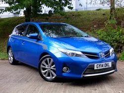 Blue Used 2014 Toyota Auris Hybrid Hatchback | £8,600 (Fair price)