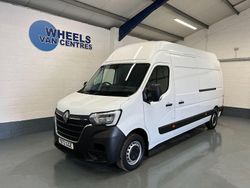 White Used 2022 Renault Master Business Van | £17,997 (Fair price)