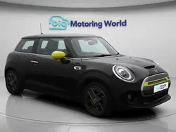Black Used 2021 Mini Cooper SE Hatch Hatchback | £10,900 (Good price)