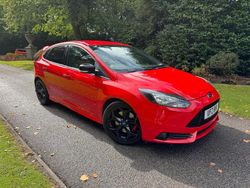 Red Used 2014 Ford Focus ST Hatchback | £7,995 (Fair price)