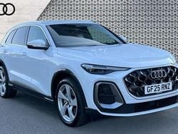 White Used 2025 Audi Q5 S-Line SUV | £47,685