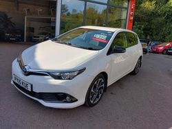 White Used 2015 Toyota Auris Design Hatchback | £7,995 (Fair price)