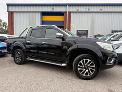 Black Used 2017 Nissan Navara Tekna Pickup | £12,999 (Good price)