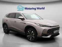 Silver New 2025 MG HS Trophy SUV | £21,250 (Good price)