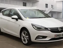White Used 2016 Vauxhall Astra SRi Hatchback | £6,645 (Fair price)