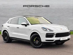 White Used 2023 Porsche Cayenne Platinum Edition SUV | £64,900 (Fair price)