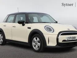 White Used 2021 Mini Cooper Classic Hatchback | £17,750 (Fair price)