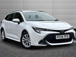 White Used 2024 Toyota Corolla | £23,250 (Fair price)