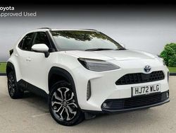 White Used 2023 Toyota Yaris Cross Design SUV | £19,444 (Fair price)