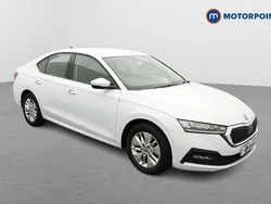 White Used 2021 Skoda Octavia SE Hatchback | £13,449 (Fair price)
