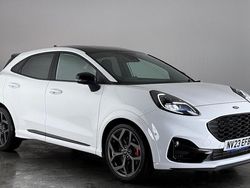 White Used 2023 Ford Puma ST Hatchback | £19,850 (Fair price)