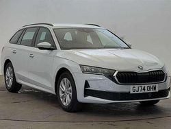 Moon white metallic New 2024 Skoda Octavia SE Technology Estate | £21,749 (Fair price)