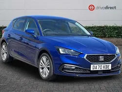 Metallic alor blue Used 2020 Seat Leon SE Dynamic Hatchback | £13,107 (Fair price)