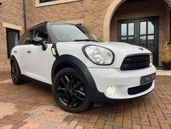 White Used 2015 Mini Cooper D Countryman SUV | £6,895 (Fair price)