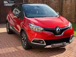 Red/black Used 2015 Renault Captur Signature SUV | £5,995 (Good price)