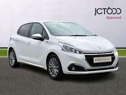 White Used 2019 Peugeot 208 Signature Sky Hatchback | £8,000 (Fair price)