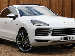 Used 2019 Porsche Cayenne S E-Hybrid SUV | £42,500 (Good price)