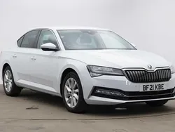White Used 2021 Skoda Superb SE Technology Hatchback | £16,890 (Fair price)