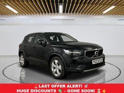 Black Used 2020 Volvo XC40 Momentum SUV | £22,199 (Fair price)