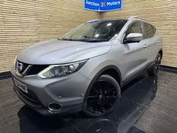 Silver Used 2015 Nissan Qashqai Tekna SUV | £5,890 (A bit pricey)