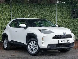 White Used 2022 Toyota Yaris Hybrid Estate | £17,998 (Good price)
