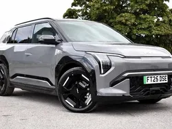 New 2025 Kia EV3 2 SUV | £36,900 (Fair price)