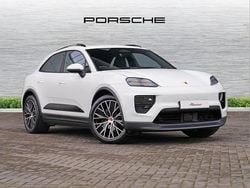 White Used 2025 Porsche Macan SUV | £74,990 (Expensive)