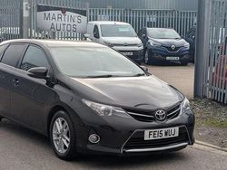 Used 2015 Toyota Auris | £3,950 (Fair price)