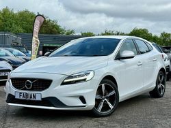 White Used 2016 Volvo V40 R-Design Estate | £8,991 (Fair price)