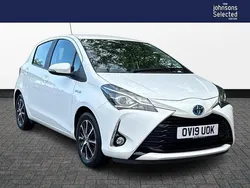 White Used 2019 Toyota Yaris Hybrid Hatchback | £13,450 (Fair price)