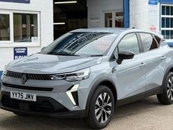 Ceramic grey metallic New 2025 Renault Captur Evolution SUV | £19,495 (Good price)
