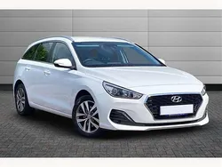 White Used 2018 Hyundai i30 SE Estate | £9,395 (Fair price)