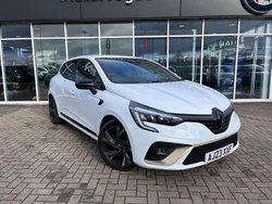 Glacier white Used 2023 Renault Clio V Engineered Hatchback | £15,995 (Fair price)