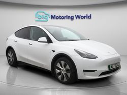 White Used 2022 Tesla Model Y Long Range AWD SUV | £24,800 (Fair price)