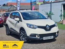Cream Used 2014 Renault Captur Dynamique SUV | £4,350 (Fair price)