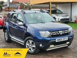Blue Used 2016 Dacia Duster Lauréate Hatchback | £5,990 (Good price)
