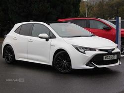 White Used 2019 Toyota Corolla Design Hatchback | £15,990 (Fair price)