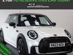 White Used 2023 Mini Cooper Hatch Hatchback | £21,990 (Fair price)