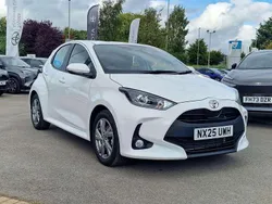 White Used 2025 Toyota Yaris Hybrid Hatchback | £18,950 (Good price)