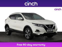 White Used 2018 Nissan Qashqai N-Connecta SUV | £11,499 (Fair price)