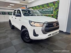 White Used 2021 Toyota HiLux Active Pickup | £17,985 (Fair price)