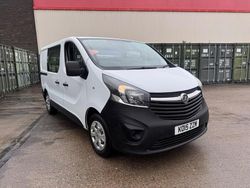 White Used 2015 Vauxhall Vivaro Van | £5,995 (Fair price)