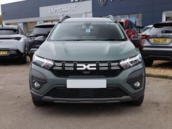 Green Used 2023 Dacia Jogger Extreme MPV | £15,695 (Fair price)