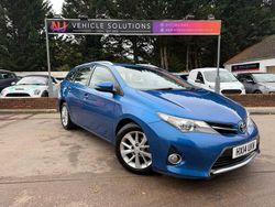Blue Used 2014 Toyota Auris Estate | £4,499 (Fair price)