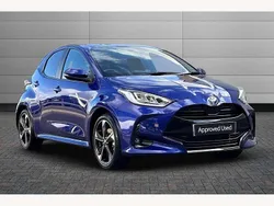 Blue Used 2025 Toyota Yaris Hybrid Hatchback | £25,495 (Fair price)