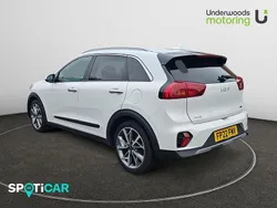 White Used 2022 Kia Niro 3 SUV | £16,000 (Good price)
