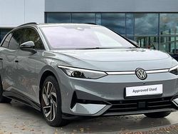 Moonstone grey Used 2025 VW ID.7 Pro Sedan | £41,339 (Fair price)