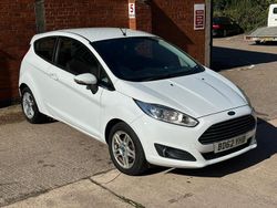 White Used 2012 Ford Fiesta Zetec Hatchback | £4,195 (Fair price)